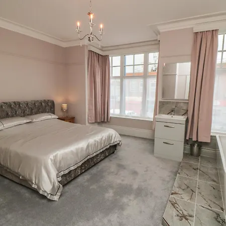 Ruby's Retreat Filey